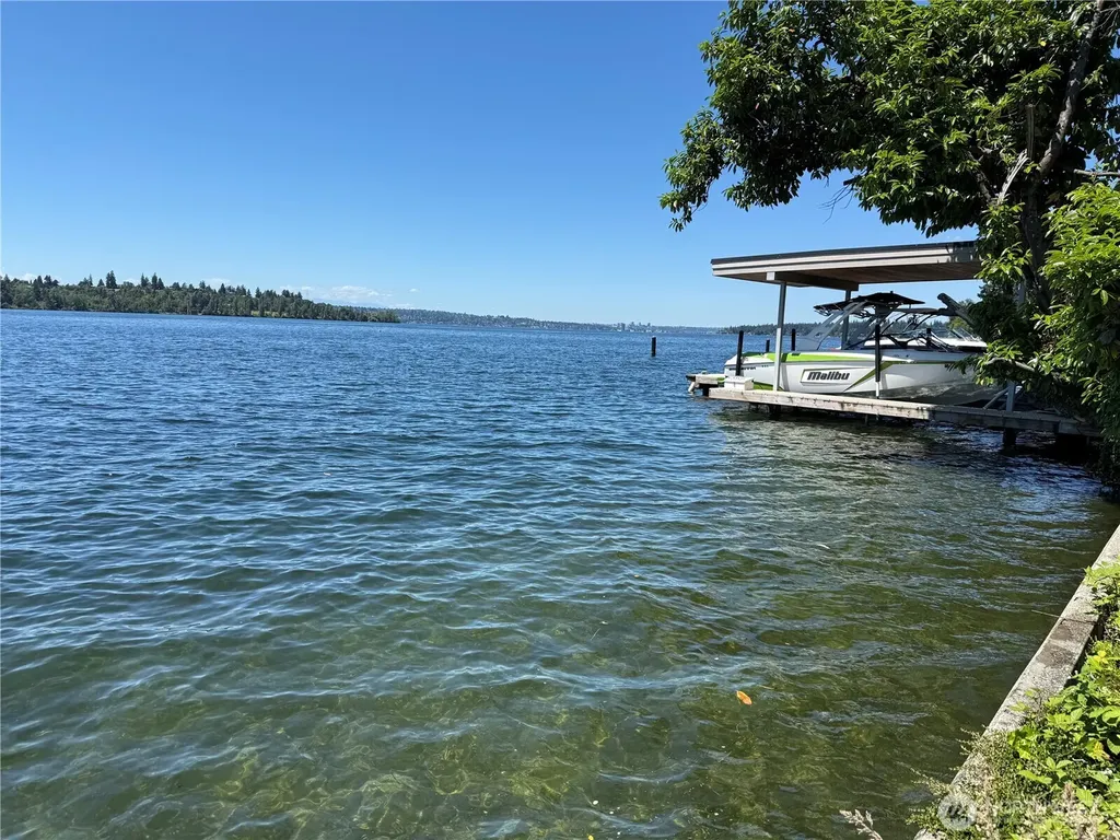 2521 103 Avenue SE Bellevue WA 98004
