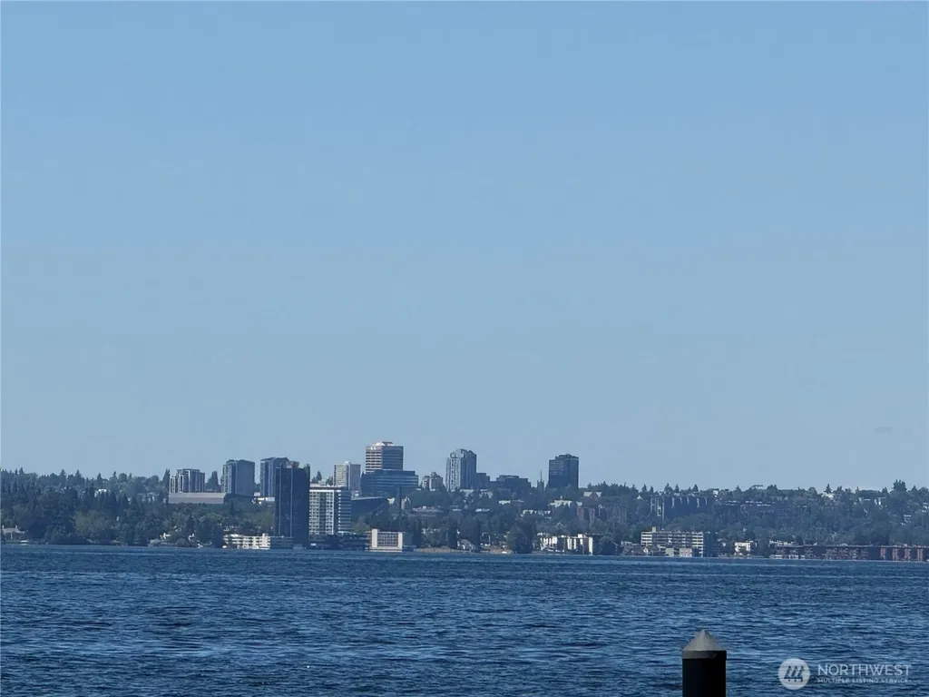2521 103 Avenue SE Bellevue WA 98004