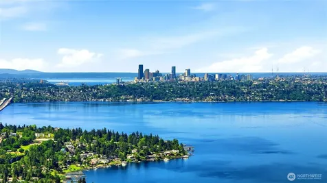 2521 103 Avenue SE Bellevue WA 98004