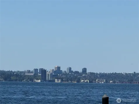2521 103 Avenue SE Bellevue WA 98004