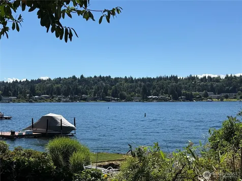 2521 103 Avenue SE Bellevue WA 98004