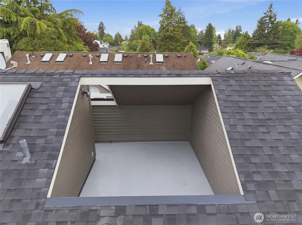11732 Greenwood Avenue N Seattle WA 98133