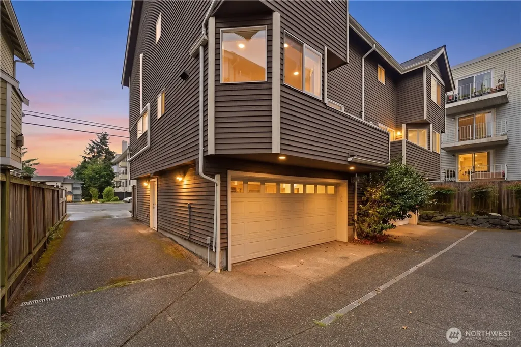 11732 Greenwood Avenue N Seattle WA 98133