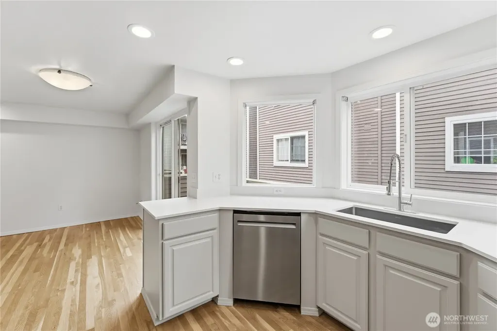 11732 Greenwood Avenue N Seattle WA 98133
