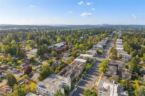 11732 Greenwood Avenue N Seattle WA 98133