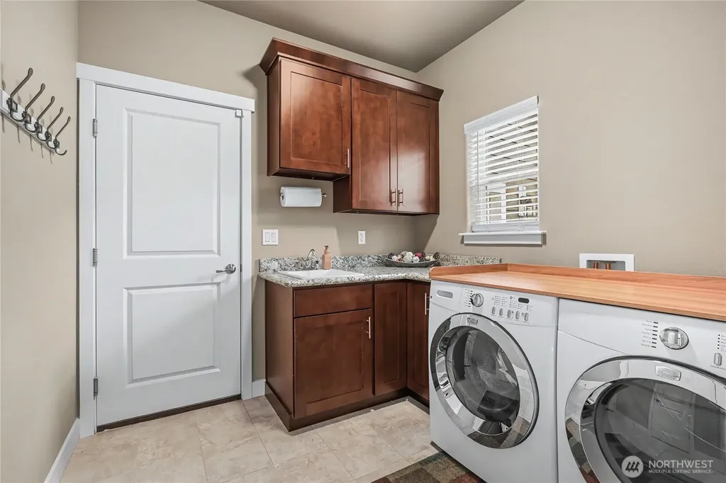 2911 Fenmoor Lane SE Olympia WA 98501