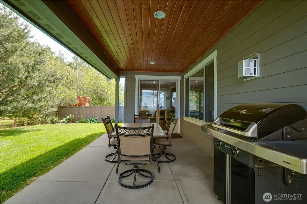 1972 Legacy Place SE East Wenatchee WA 98802