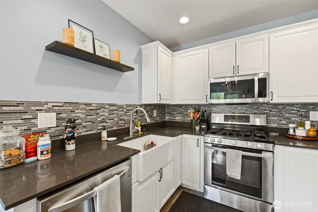 1927 SW Cooper Way Oak Harbor WA 98277