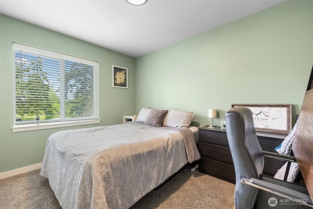 1927 SW Cooper Way Oak Harbor WA 98277