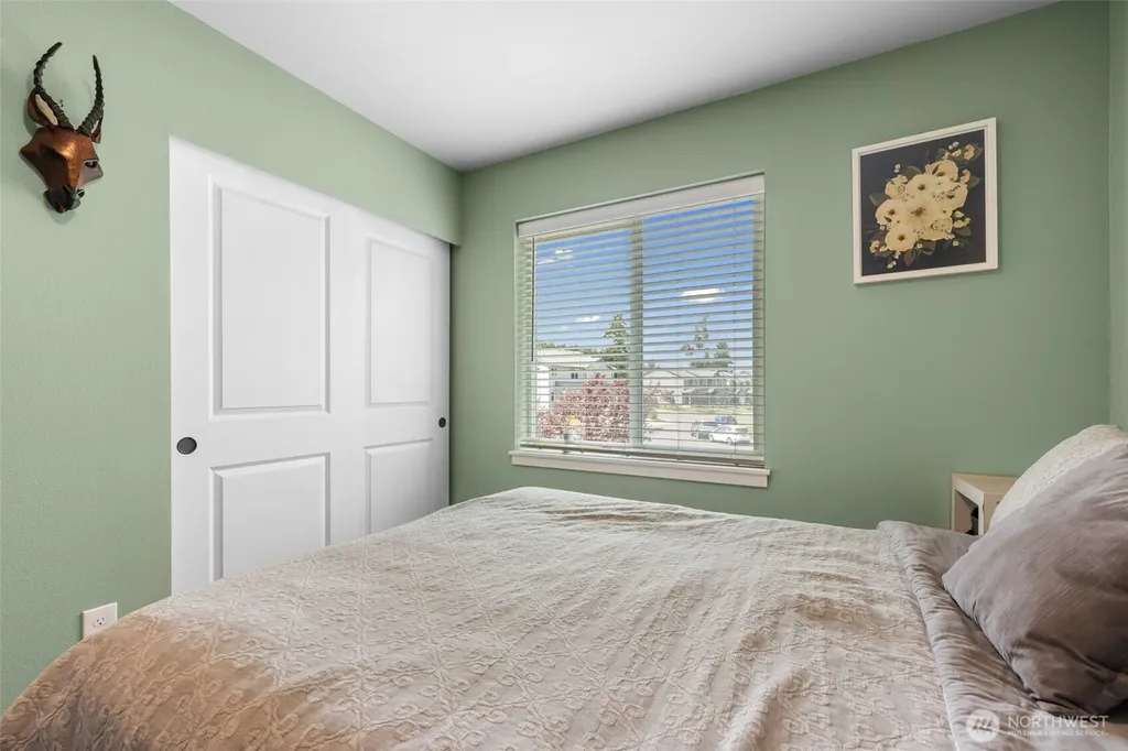1927 SW Cooper Way Oak Harbor WA 98277