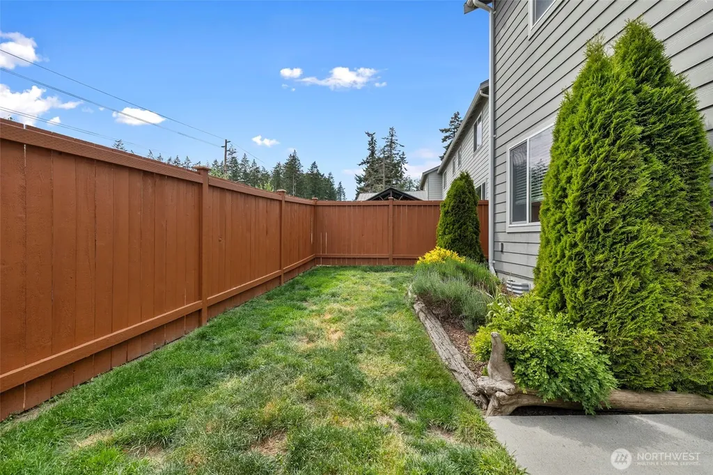 1927 SW Cooper Way Oak Harbor WA 98277
