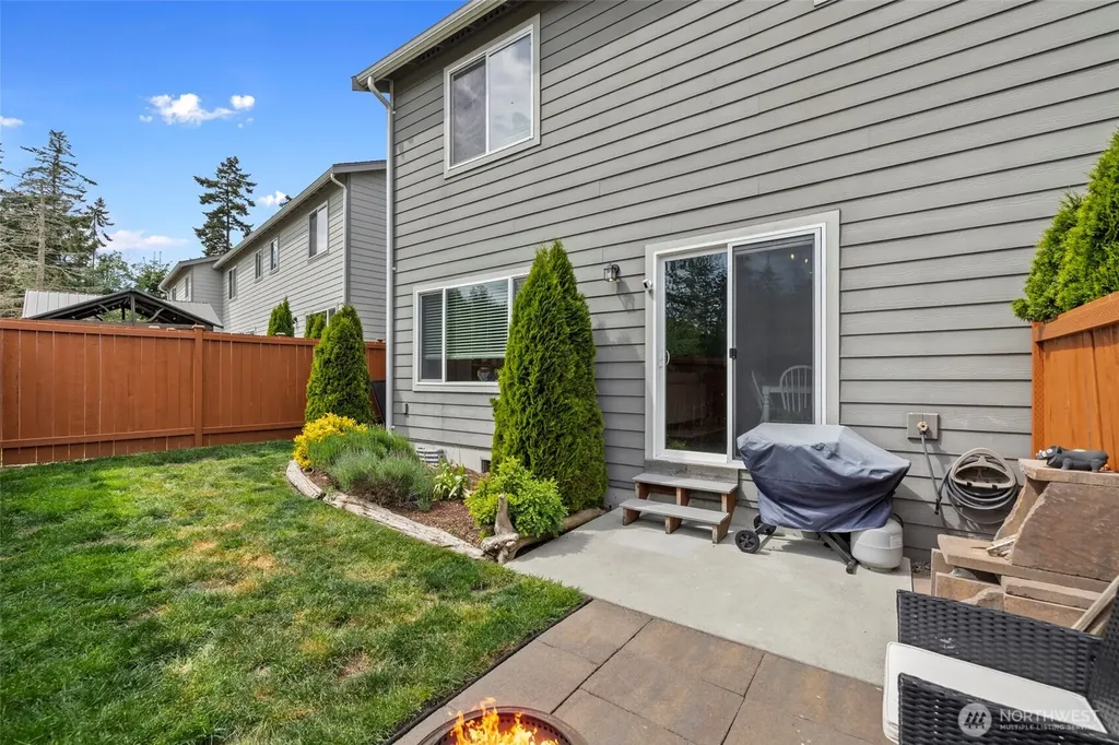 1927 SW Cooper Way Oak Harbor WA 98277