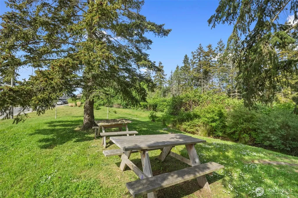 1927 SW Cooper Way Oak Harbor WA 98277