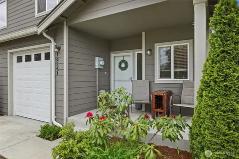 1927 SW Cooper Way Oak Harbor WA 98277