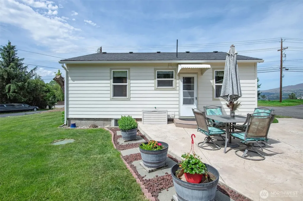2901 Sunset Highway East Wenatchee WA 98802