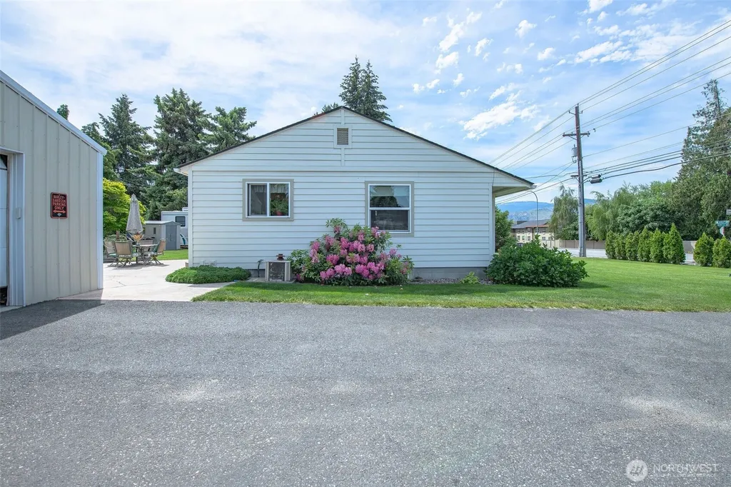2901 Sunset Highway East Wenatchee WA 98802