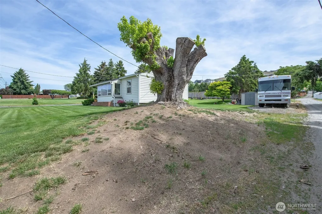 2901 Sunset Highway East Wenatchee WA 98802