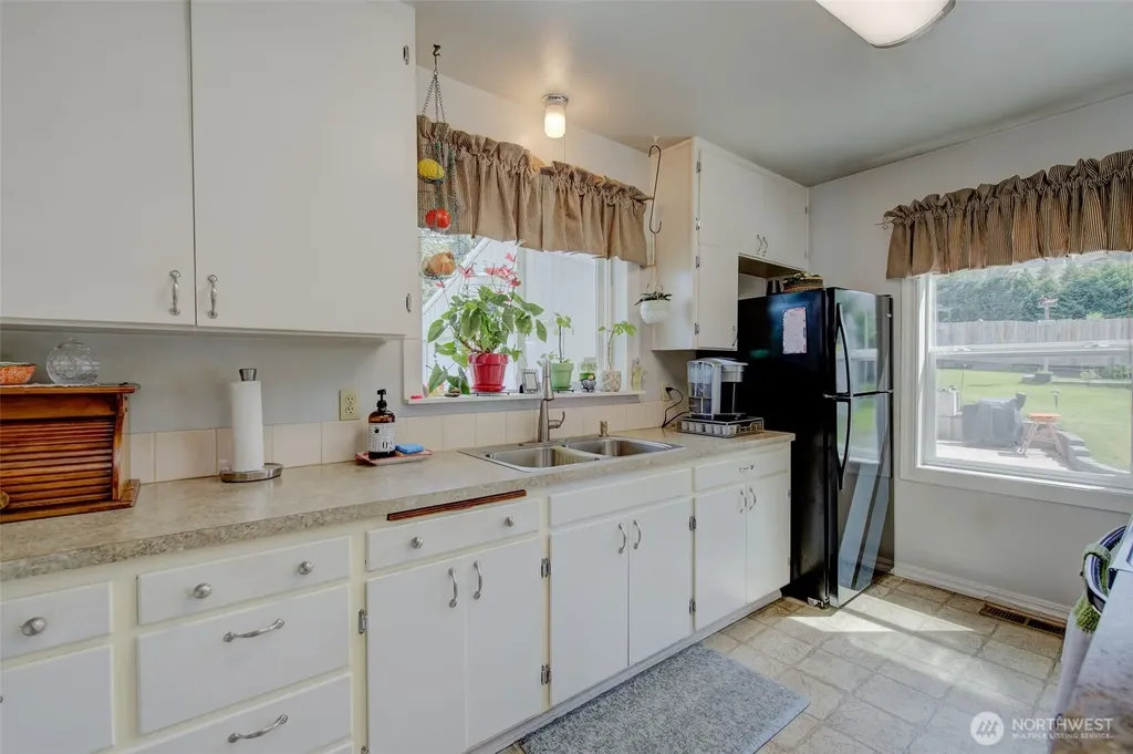 2901 Sunset Highway East Wenatchee WA 98802