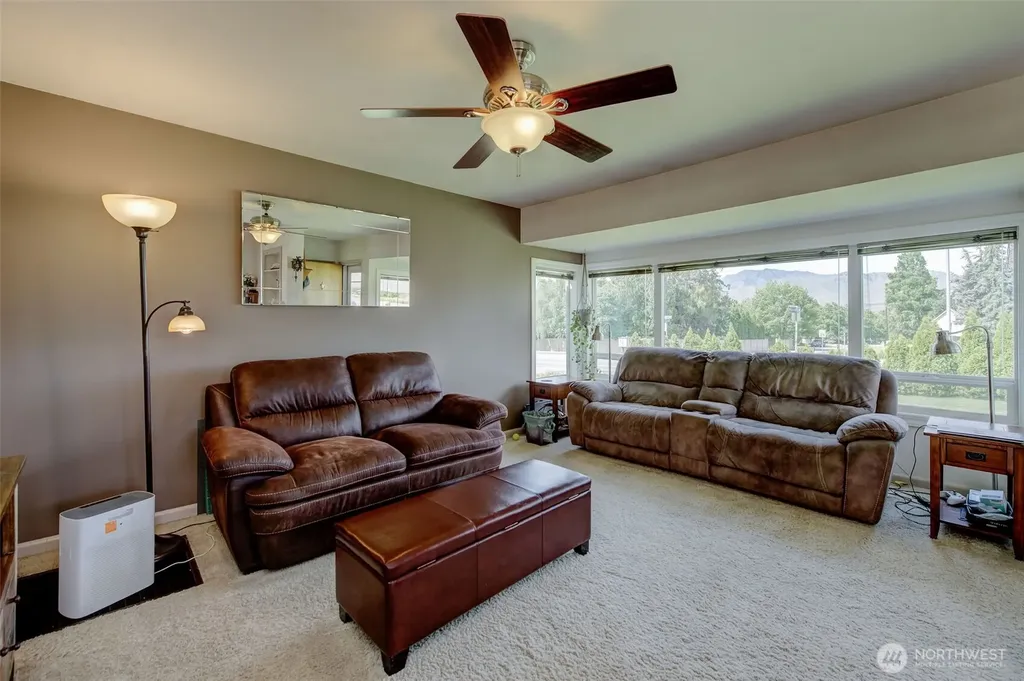 2901 Sunset Highway East Wenatchee WA 98802