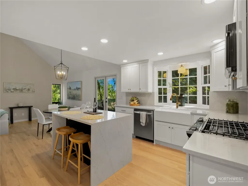22713 NE 12th Place Sammamish WA 98074