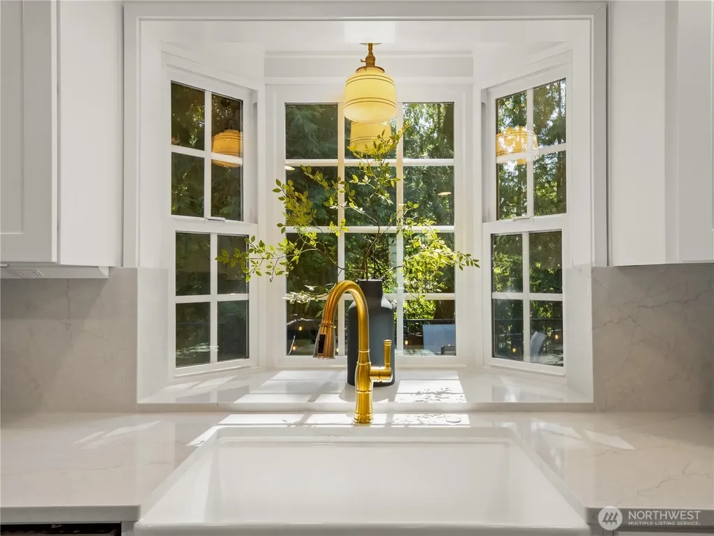 22713 NE 12th Place Sammamish WA 98074