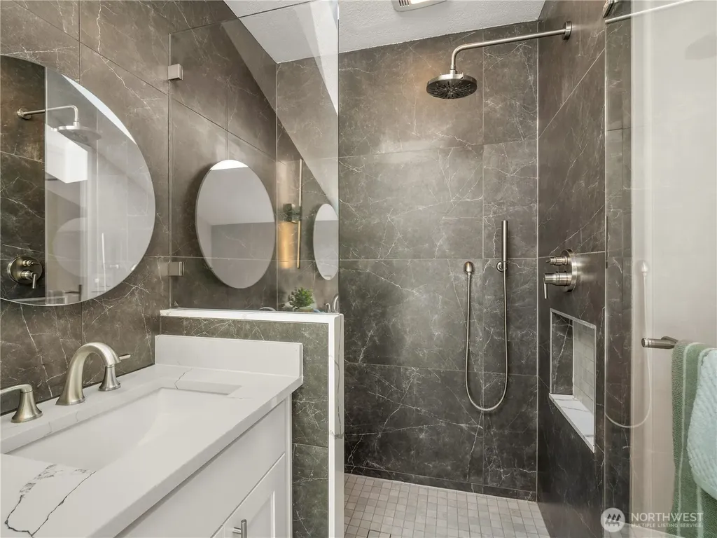 22713 NE 12th Place Sammamish WA 98074