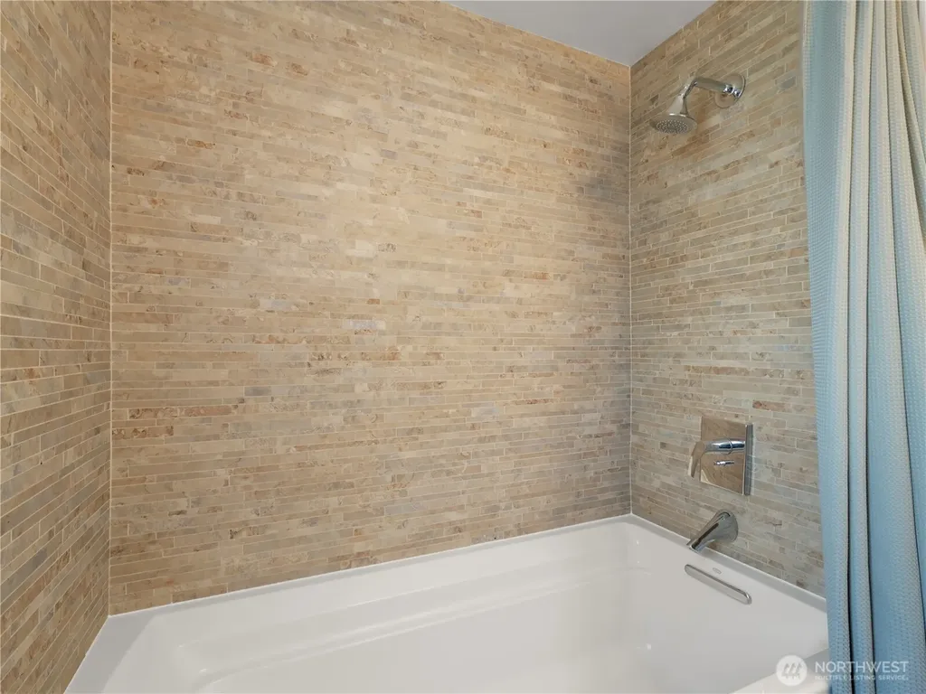 22713 NE 12th Place Sammamish WA 98074