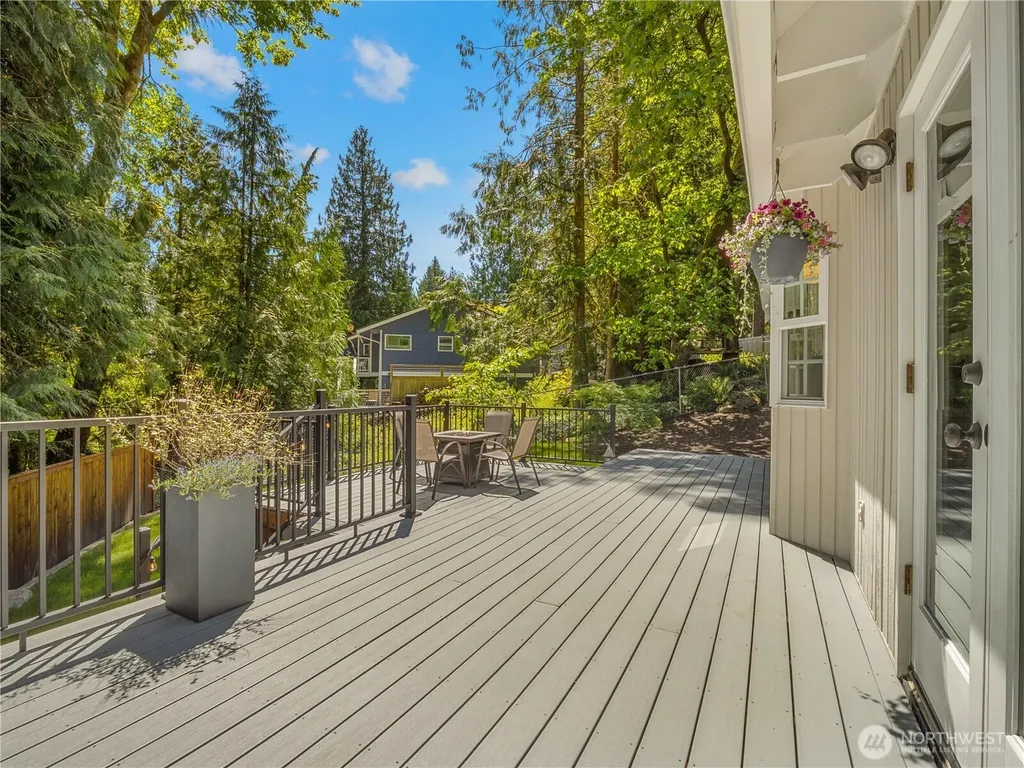 22713 NE 12th Place Sammamish WA 98074