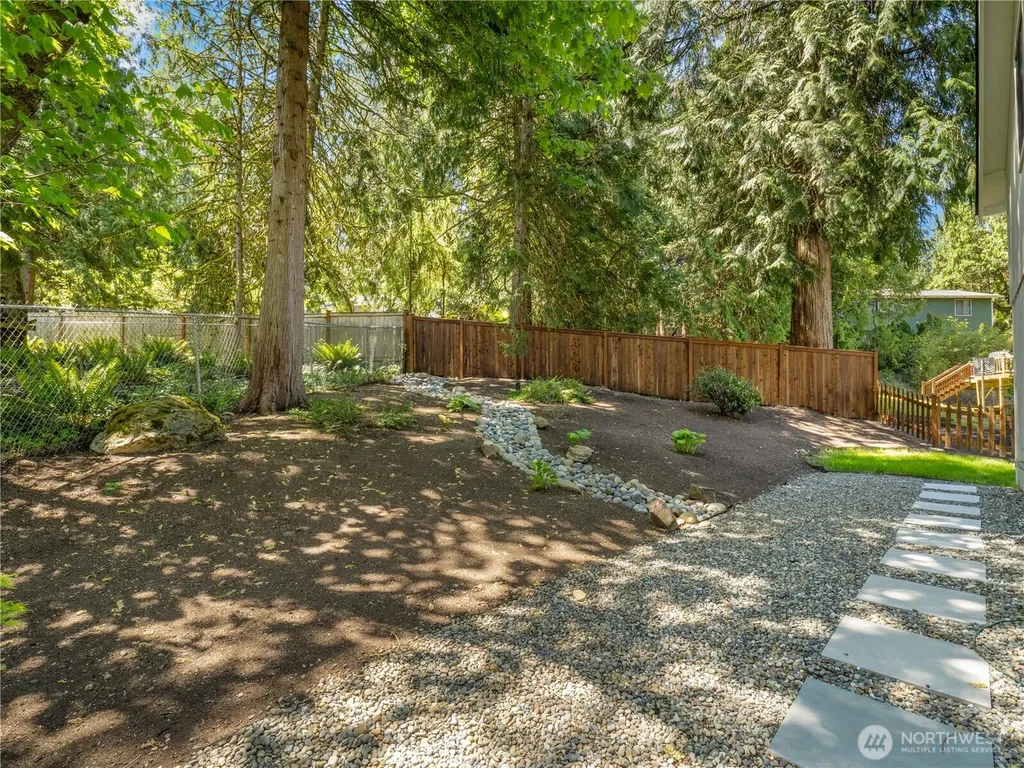 22713 NE 12th Place Sammamish WA 98074