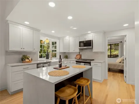 22713 NE 12th Place Sammamish WA 98074