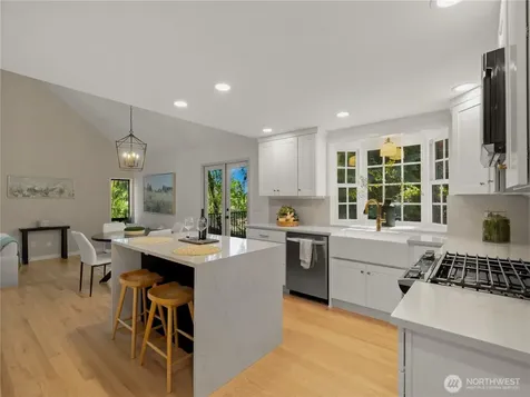 22713 NE 12th Place Sammamish WA 98074