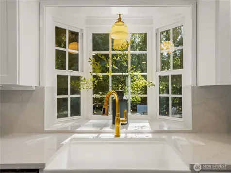 22713 NE 12th Place Sammamish WA 98074