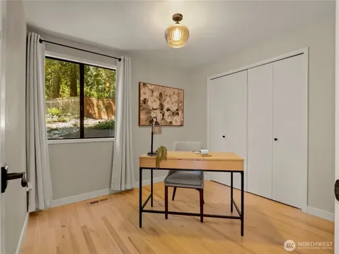 22713 NE 12th Place Sammamish WA 98074