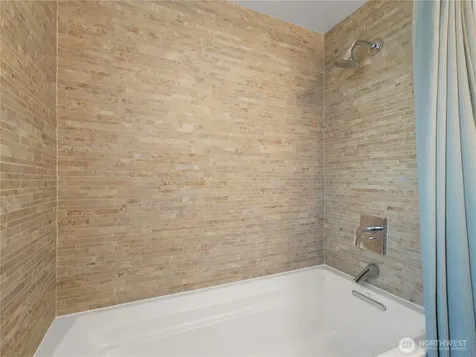22713 NE 12th Place Sammamish WA 98074
