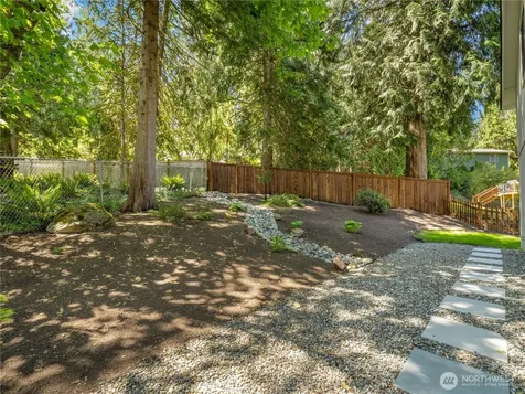 22713 NE 12th Place Sammamish WA 98074