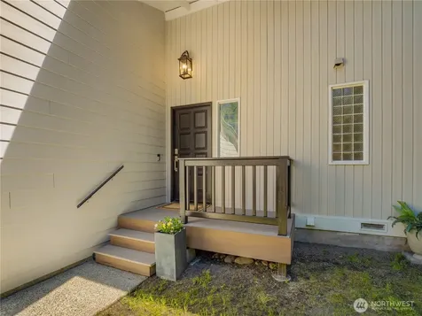 22713 NE 12th Place Sammamish WA 98074