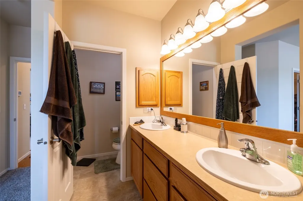 8304 Vashon Drive NE Lacey WA 98516