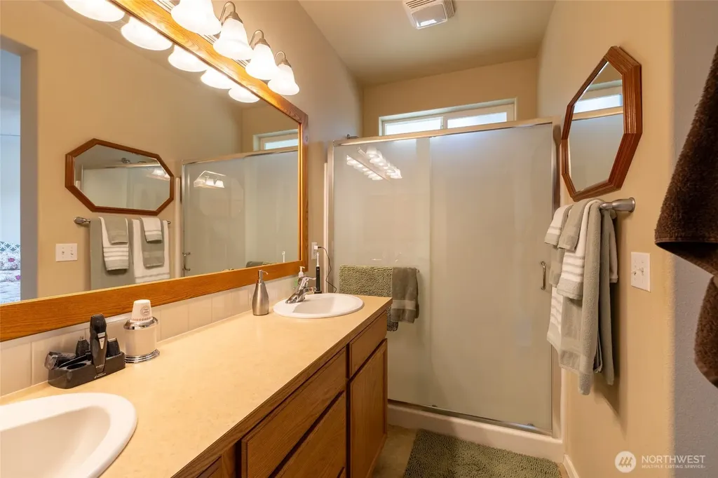 8304 Vashon Drive NE Lacey WA 98516