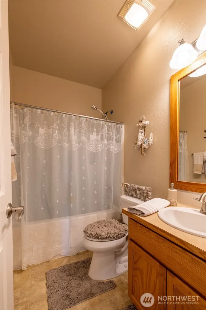 8304 Vashon Drive NE Lacey WA 98516