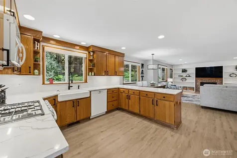 13715 110th Avenue Ct E Puyallup WA 98374