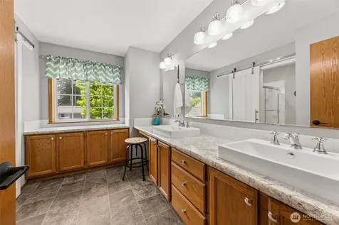 13715 110th Avenue Ct E Puyallup WA 98374