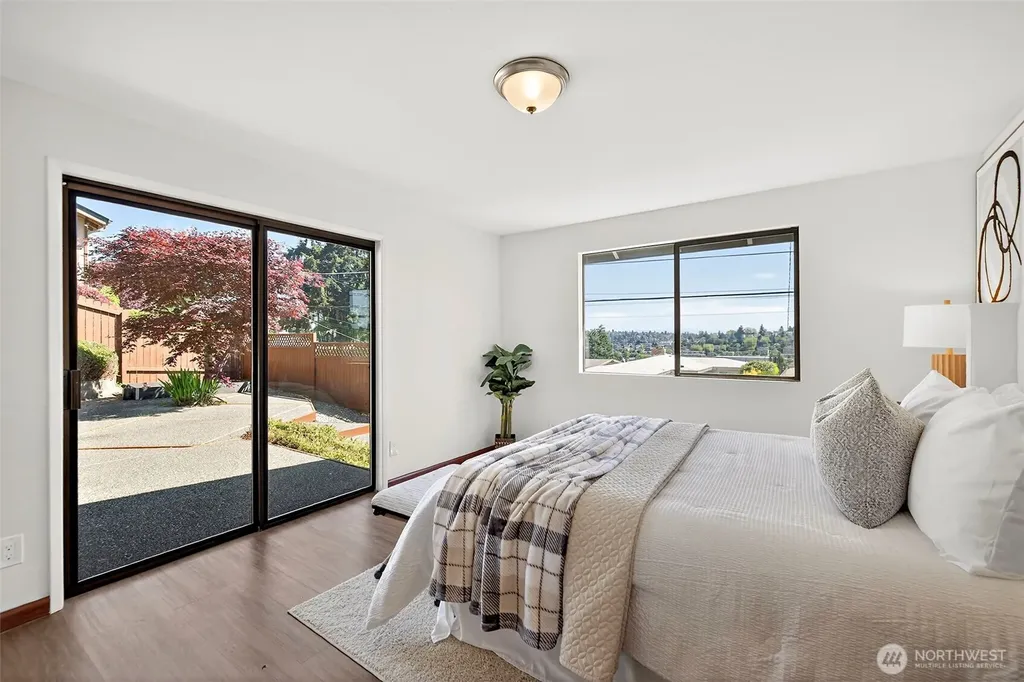 3415 24th Avenue W Seattle WA 98199