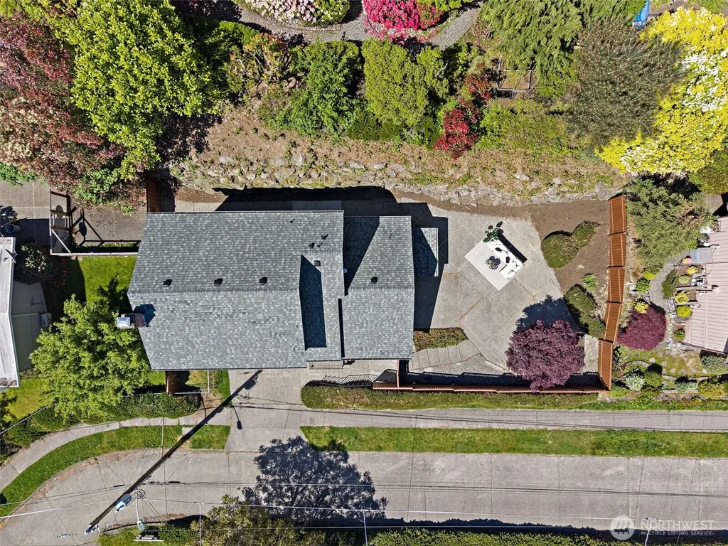 3415 24th Avenue W Seattle WA 98199