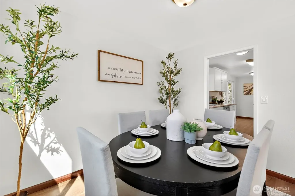 3415 24th Avenue W Seattle WA 98199