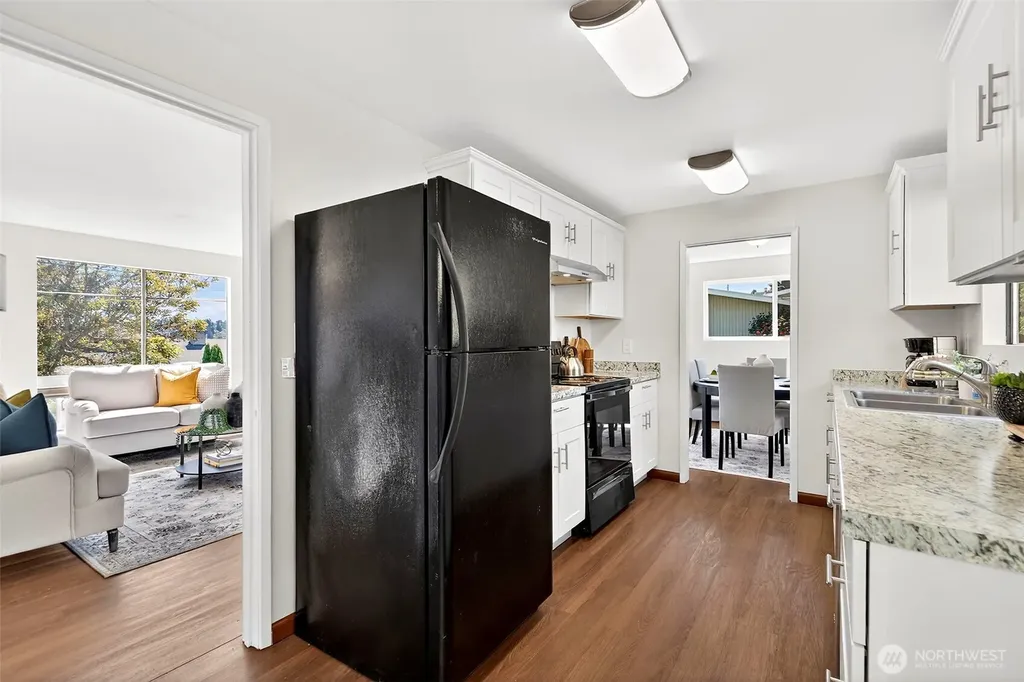 3415 24th Avenue W Seattle WA 98199