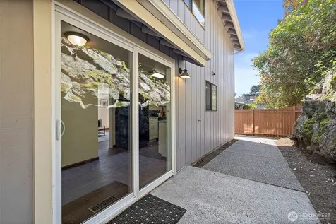 3415 24th Avenue W Seattle WA 98199
