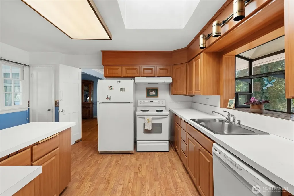 1706 S Sunset Drive Tacoma WA 98465