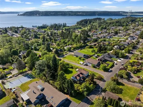 1706 S Sunset Drive Tacoma WA 98465
