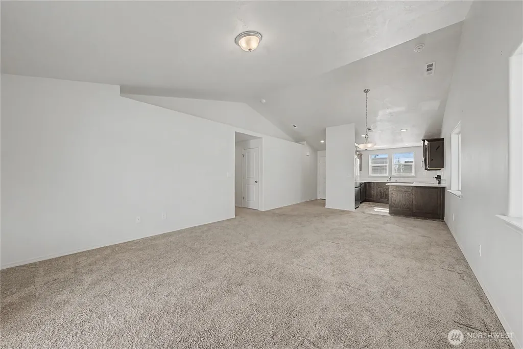 1118 W Sequoia Road Moses Lake WA 98837