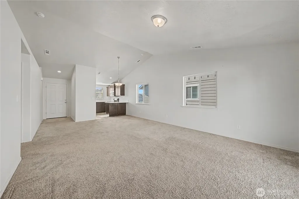 1118 W Sequoia Road Moses Lake WA 98837